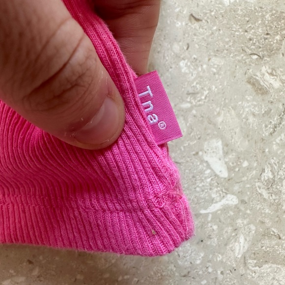 Aritzia TNA tank top - Picture 2 of 3